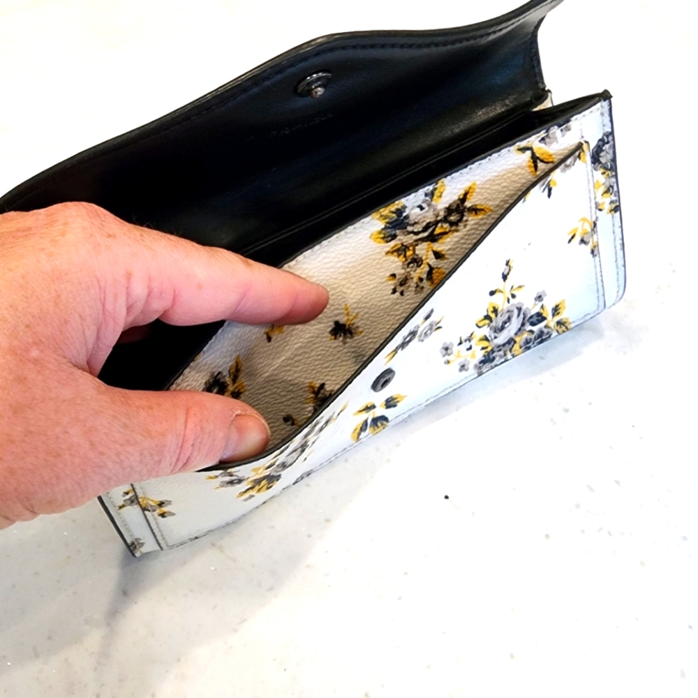 Coach Envelope Soft Wallet White Chalk Prairie Print Floral Pebble Leather - Picture 10 of 11